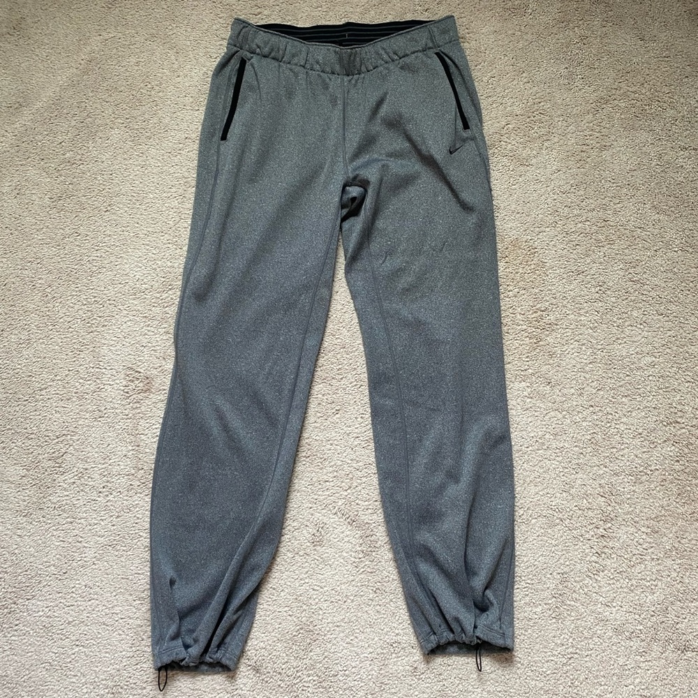 Nike Therma-Fit Gray Athletic Sweatpants, Size Medium